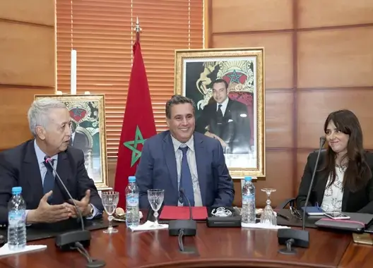 فايسبوكيون يسخرون من بوطالب..والأحرار: نعمل كثيرا ونتحدث قليلا