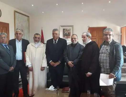 والي مراكش يستقبل الكتبيين ويعد بالتصدي لـ”لاعتداء على أرزاقهم”