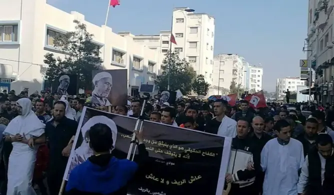 الأغلبية تتهم حراك الريف بخدمة “الأجندات الأجنبية” و”التخريب” (فيديو)