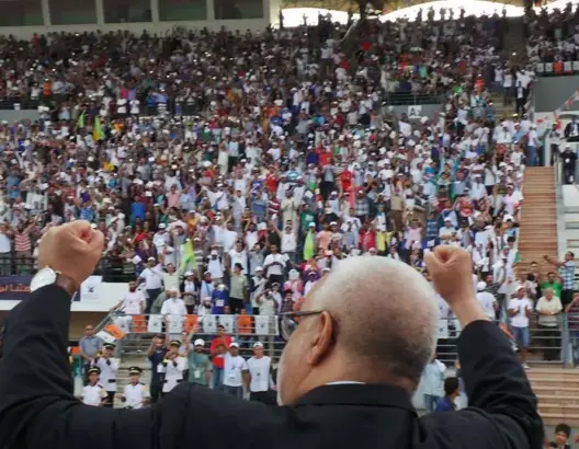 فائض الكاريزما وعنوان المرحلة