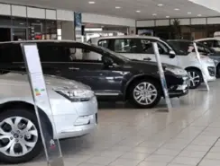 مشروع مالية 2027 يرفع الرسوم على السيارات الفاخرة وتسبيق ضريبي بـ5% على الاستيراد