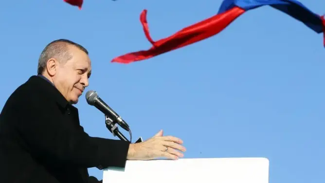 تركيا بين علمانية أتاتورك وطموحات أردوغان