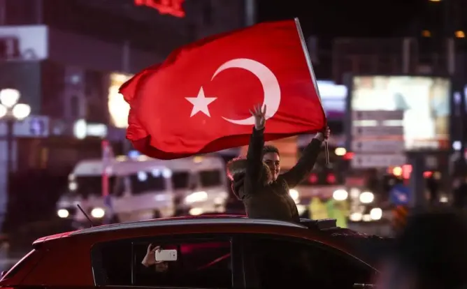 السوريون يتصدرون قائمة العمالة الأجنبية بتركيا في 2017