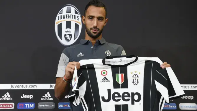 الاتحاد الأوروبي للكرة يهنئ بنعطية في عيد ميلاده