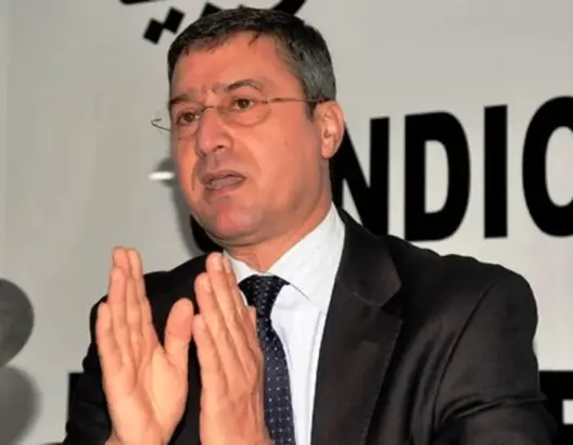 مجاهد رئيسا لأول مجلس وطني للصحافة والوريغلي نائبا له