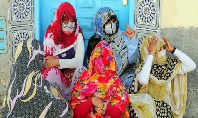 موريتانيات يتظاهرن ويضربن عن المكياج للمطالبة بإطلاق سراح “ولد الروسية”