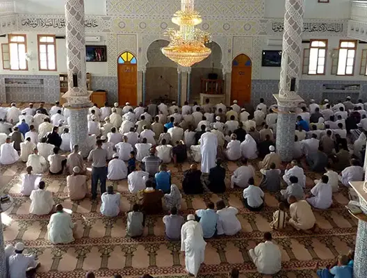 الجزائر تلجأ للمساجد لمواجهة العزوف الانتخابي.. هل تنجح في ذلك؟