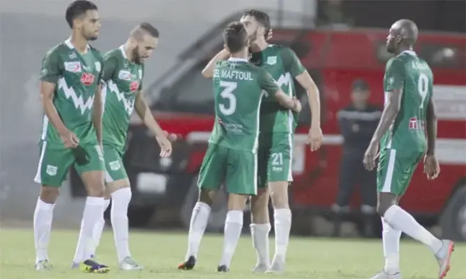 الدفاع الجديدي يهزم الجيش ويقلص الفارق عن المتصدر الوداد