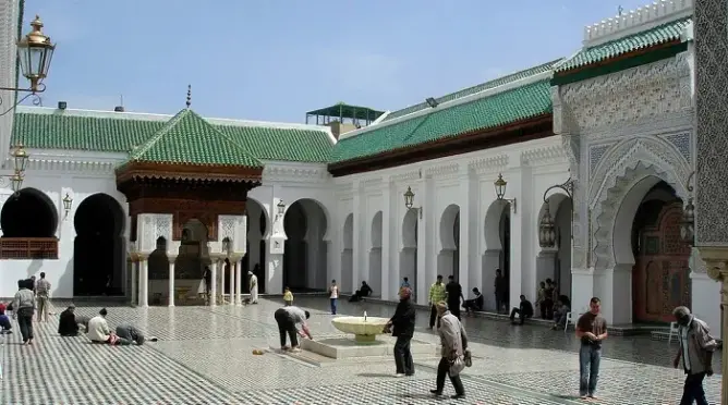 الأناضول التركية تسلط الضوء على “القرويين”: هنا مر بن خلدون وبن رشد