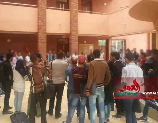 احتجاج ضد حرمان طلبة الماستر بكلية الآداب مراكش من المنحة