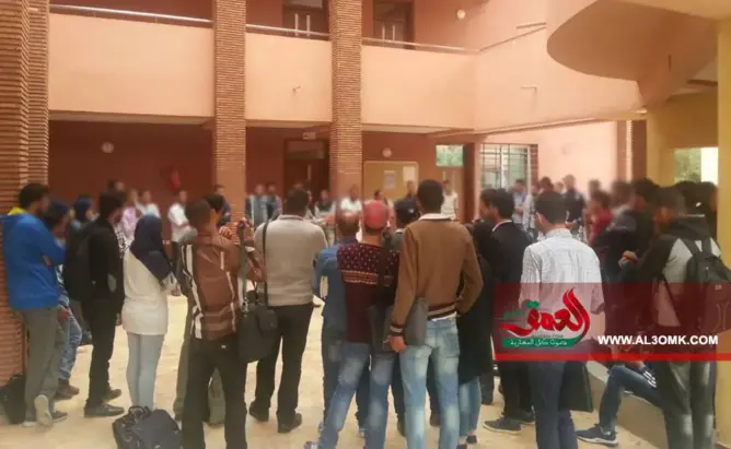 احتجاج ضد حرمان طلبة الماستر بكلية الآداب مراكش من المنحة