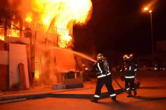 نيران ملتهبة بمدينة مراكش