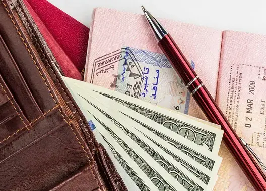 محتالون يلجؤون لإعلانات للنصب على الراغبين في العمل والإقامة بقطر