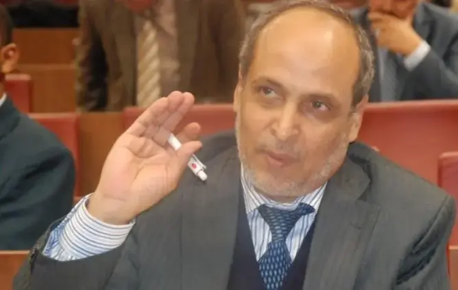 عبد السلام بلاجي يظفر بجائزة “الجامعة القاسمية” لابتكاره نوعا جديدا من العقود
