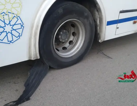 للمرة الثالثة.. حافلة للطلبة تنجو من الانقلاب بتطوان بعد انفجار عجلتها