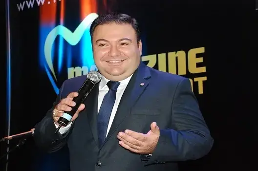 رامي يغني لـ “عيون سوريا” ويسافر بجمهور موازين عبر الزمن الجميل