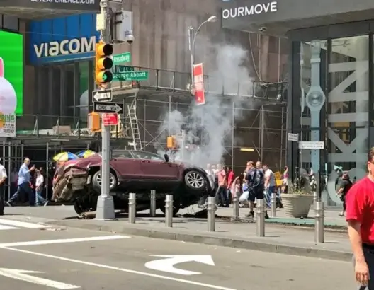 مقتل شخص وإصابة 10 آخرين في حادث دهس وسط نيويورك