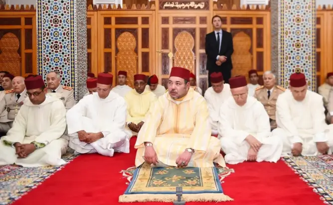 الملك يدشن مسجدا بفاس يحمل اسم “لالة سلمى” ويصلي فيه الجمعة