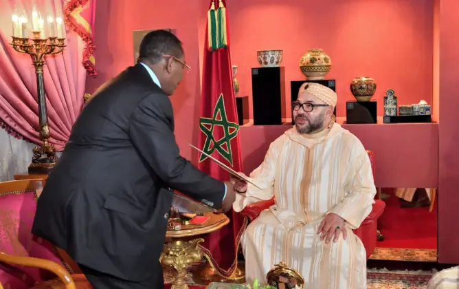 الرئيس عمر البشير يوجه دعوة للملك لزيارة السودان