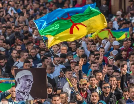 صحيفة إسبانية: المغرب يعفو عن متهمين بالإرهاب ويستثني الحراك