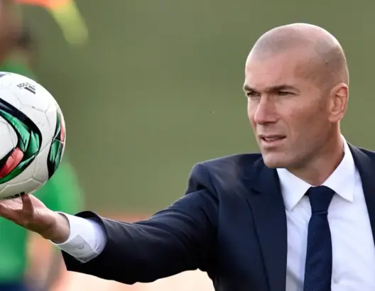 هذا ما قاله رئيس ريال مدريد عن زيدان بعد التتويج بلقب “الليغا”