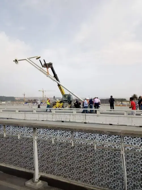 عمود كهربائي يشل حركة المرور بين سلا والرباط