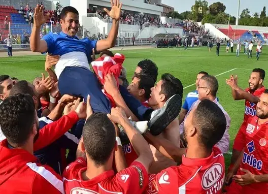 قبل مواجهة زناكو .. عموتة يحذر لاعبيه من “فرحة” البطولة