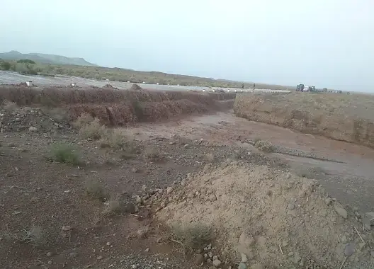 مسافرون عالقون على الطريق بين ورزازات وتنغير بسبب الفيضانات