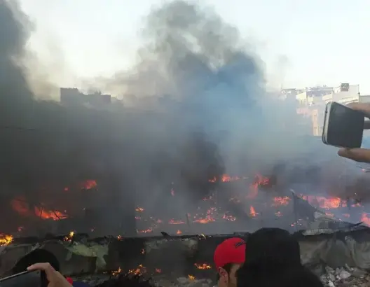 حريق ضخم يأتي على سوق “بير الشفا” بمقاطعة بني مكادة في طنجة