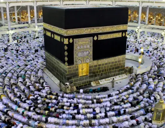 الكعبة بأبهى حلة في رمضان وأهل غزة محرومون من رؤيتها للعام الثالث
