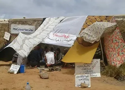 معطلون يعتصمون بميناء سيدي افني منذ أربعون يوما طلبا للتشغيل