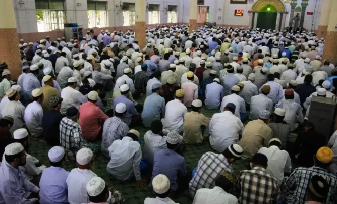 مسلمو ميانمار محرومون من الصلاة جماعة في رمضان وسط احتجاجات