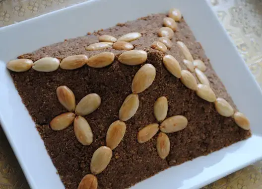 “سَلُّو” .. حلوى لا تخلو منها مائدة مغربية بين التراويح والقيام