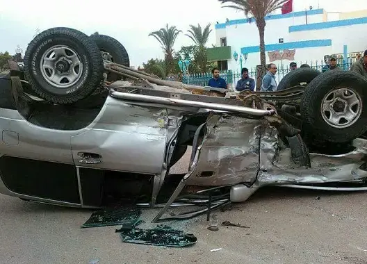 مطاردة وإطلاق رصاص يسفر عن انقلاب سيارة أمام مبنى عمالة طانطان