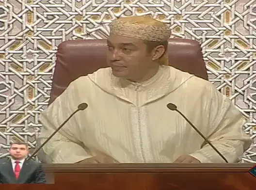 أوزين يتمسك بعبارة “المنبر” ويتحدى الفيسبوكيين بمناظرة على الهواء