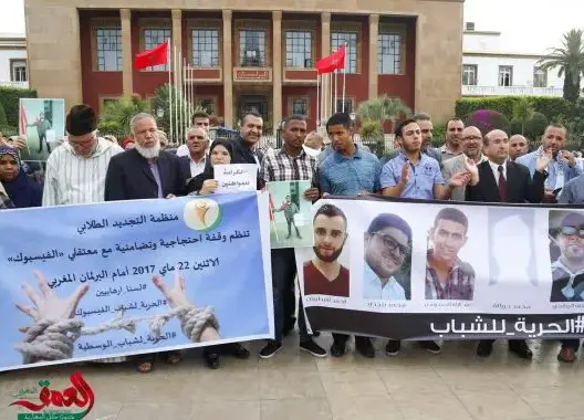 بعد الحكم عليه بالسجن.. أحد معتقلي الفيسبوك يوجه قصيدة “مؤثرة”