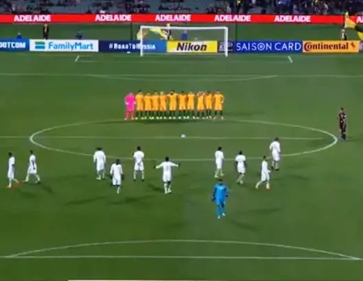 المنتخب السعودي يرفض الوقوف دقيقة حداد على ضحايا لندن (فيديو)