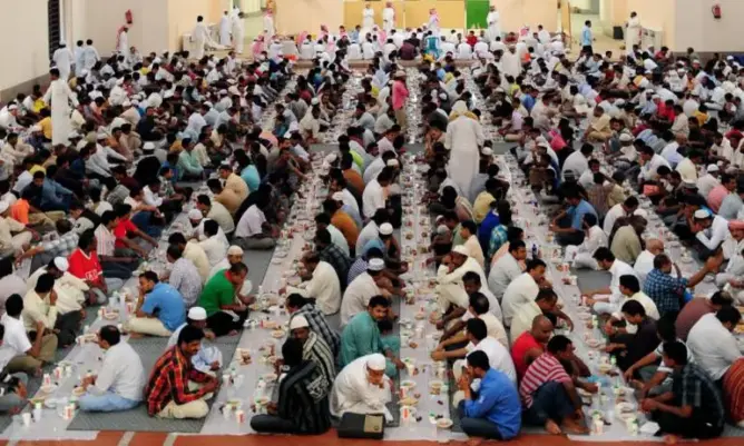 في هذه الدولة.. أصغر جالية مسلمة وأطول مدة صوم في العالم