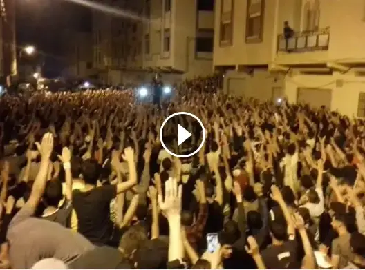 مواجهات بإمزورن والمئات يتظاهرون بالحسيمة وسط تطويق أمني (فيديو)