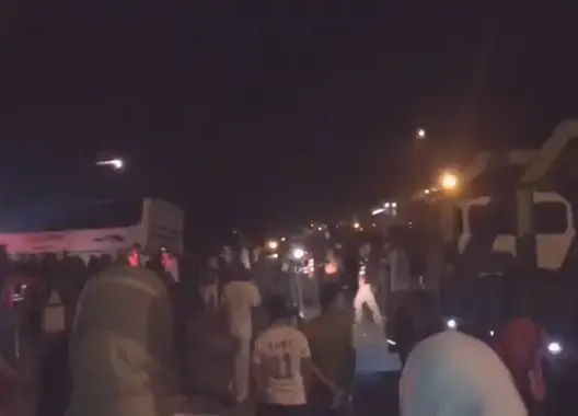 فاجعة جديدة.. 5 قتلى وعشرات الجرحى في انقلاب حافلة قرب مهدية