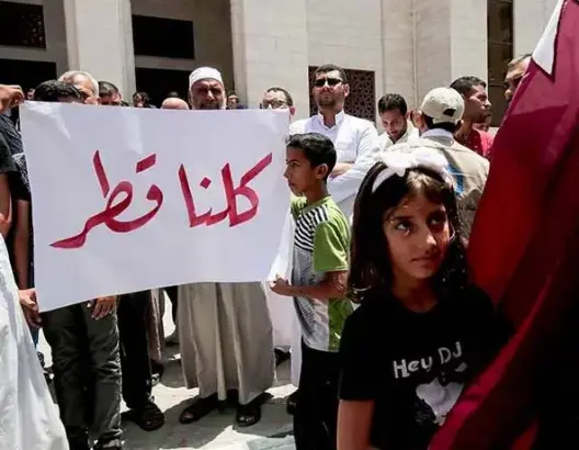 كويتيون يطلقون هاشتاغ “عطلة عيد الفطر في قطر” وقطريون يرحبون
