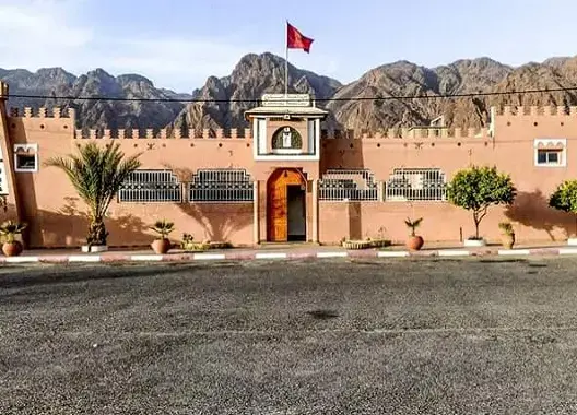 مطرح عشوائي للنفايات يحول حياة سكان إلى جحيم ضواحي تافروات