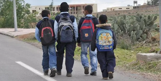 جمعية للآباء بأزيلال تعفي التلاميذ من واجب الانخراط وتوفر لوازم التسجيل