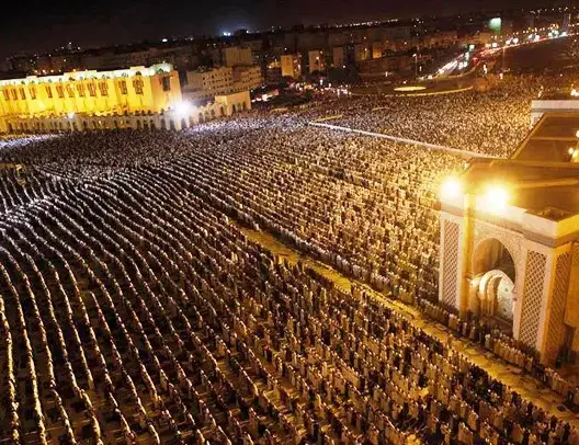 رفوش يدعو إلى إقامة صلاة الجمعة والتراويح بمسجد الحسن الثاني وبثها