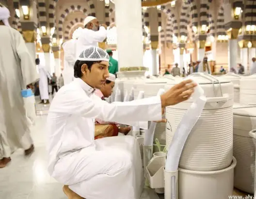 نقل 300 طن يوميا من مياه زمزم للمسجد النبوي في رمضان