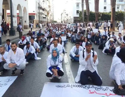في خطوة غير مسبوقة.. “10 آلاف إطار” في مسيرة لسبتة على الأقدام