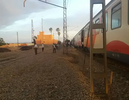 مسافرون عالقون لثلاث ساعات بقطار بين مراكش والبيضاء (صورة)