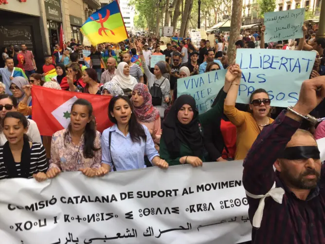 نشطاء بإسبانيا بلجيكا وهولندا: الحسيمة يا جوهرة خرجوا عليك الشفارة (فيديو)