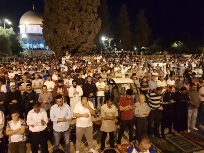 “إسرائيل” تفرض قيودا على المصلين بالأقصى في ليلة القدر