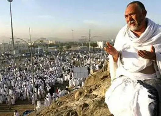 السعودية تمنع شاعرا جزائريا من أداء مناسك الحج لهذا السبب